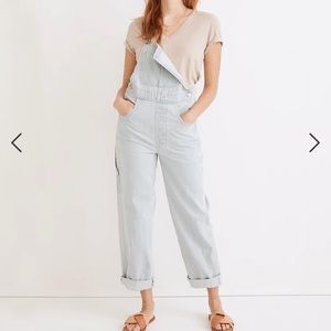 - Madewell Denim Oversized Carpenter Overalls in Bretton Wash NF160